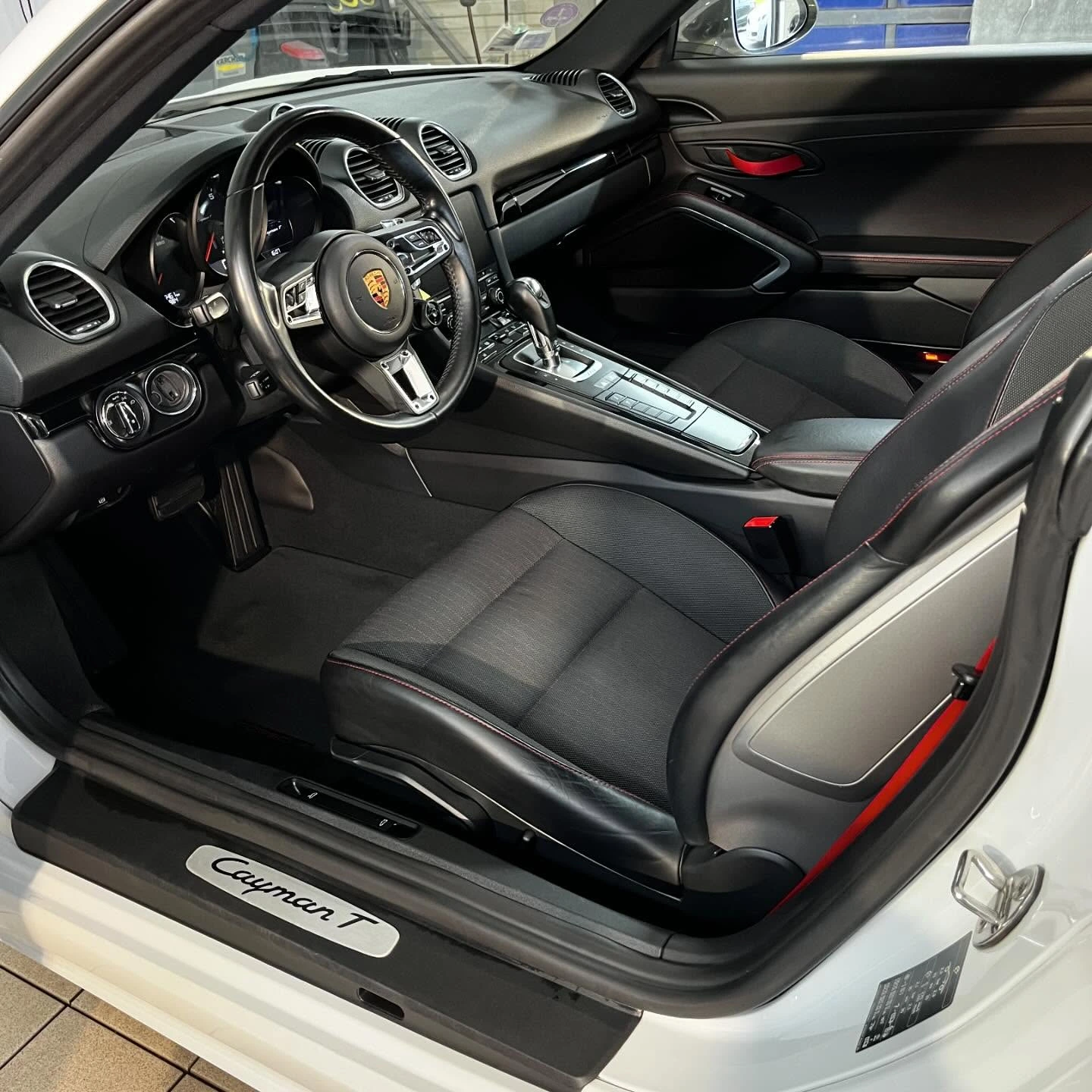 Nettoyage intérieur Porsche - Après