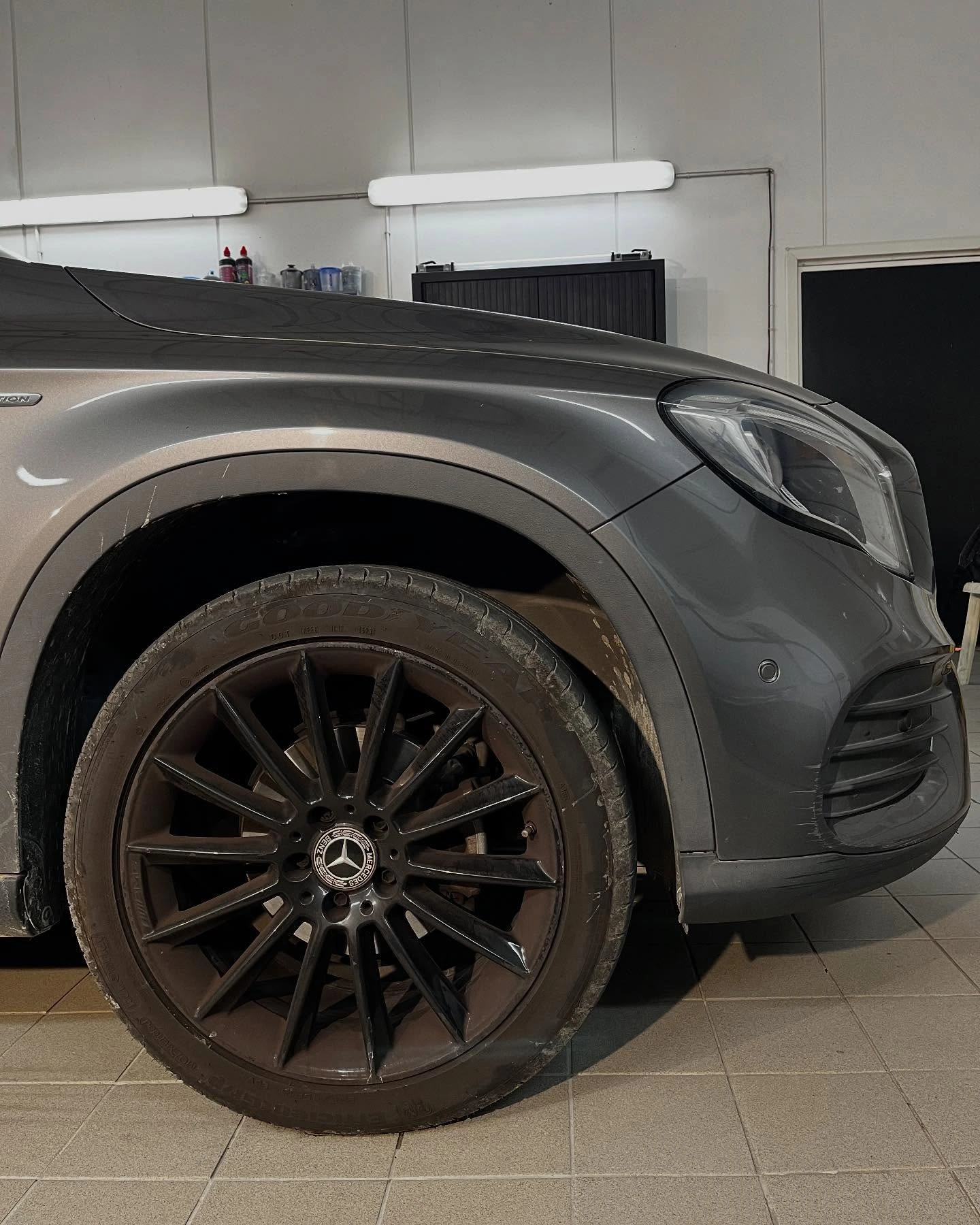 Nettoyage jantes grises - Avant